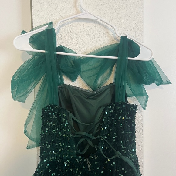 Emerald Green Party Dress with Tulle Bow Accents - Picture 9 of 13